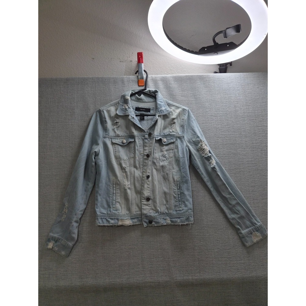 Forever 21 Trucker Jacket Womens Medium Blue Denim Cotton Light Wash Distressed